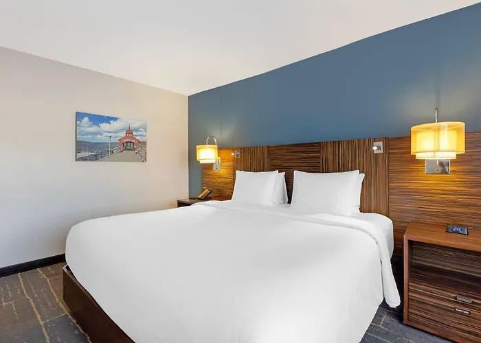 The Lux Hotel & Conference Center, An Ascend Collection Hotel